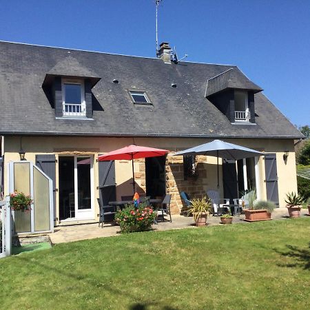 Coup De Coeur Assure ! Calm Comme A La Maison ! Maison Spacieuse Avec Grande Terrasse Pour 2 A 5 Personnes Proximite Granville Et Mer Avec Wifi Et Parking Gratuits Exterior photo