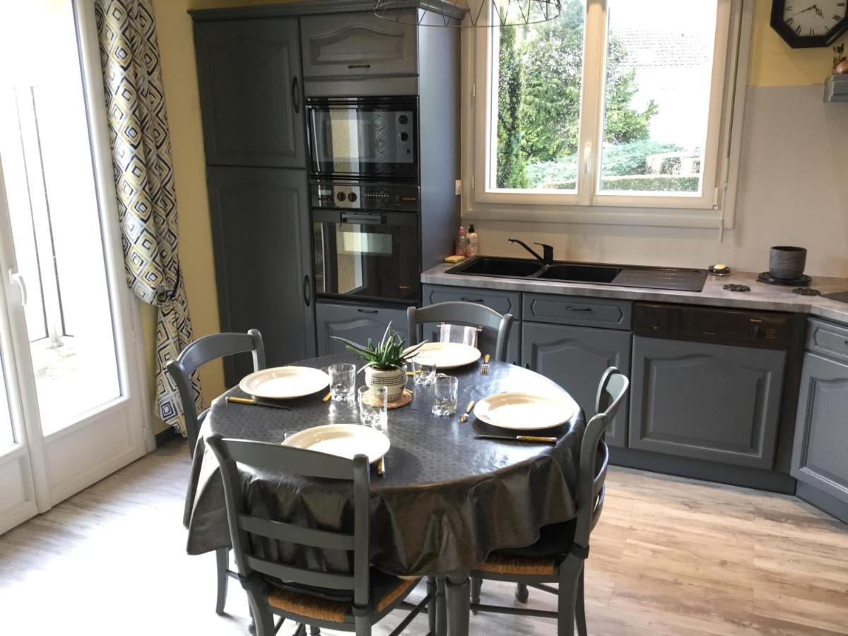 Coup De Coeur Assure ! Calm Comme A La Maison ! Maison Spacieuse Avec Grande Terrasse Pour 2 A 5 Personnes Proximite Granville Et Mer Avec Wifi Et Parking Gratuits Exterior photo