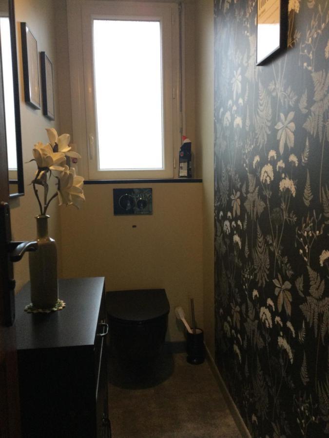 Coup De Coeur Assure ! Calm Comme A La Maison ! Maison Spacieuse Avec Grande Terrasse Pour 2 A 5 Personnes Proximite Granville Et Mer Avec Wifi Et Parking Gratuits Exterior photo