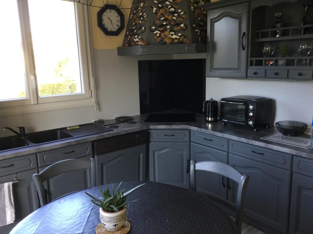 Coup De Coeur Assure ! Calm Comme A La Maison ! Maison Spacieuse Avec Grande Terrasse Pour 2 A 5 Personnes Proximite Granville Et Mer Avec Wifi Et Parking Gratuits Exterior photo