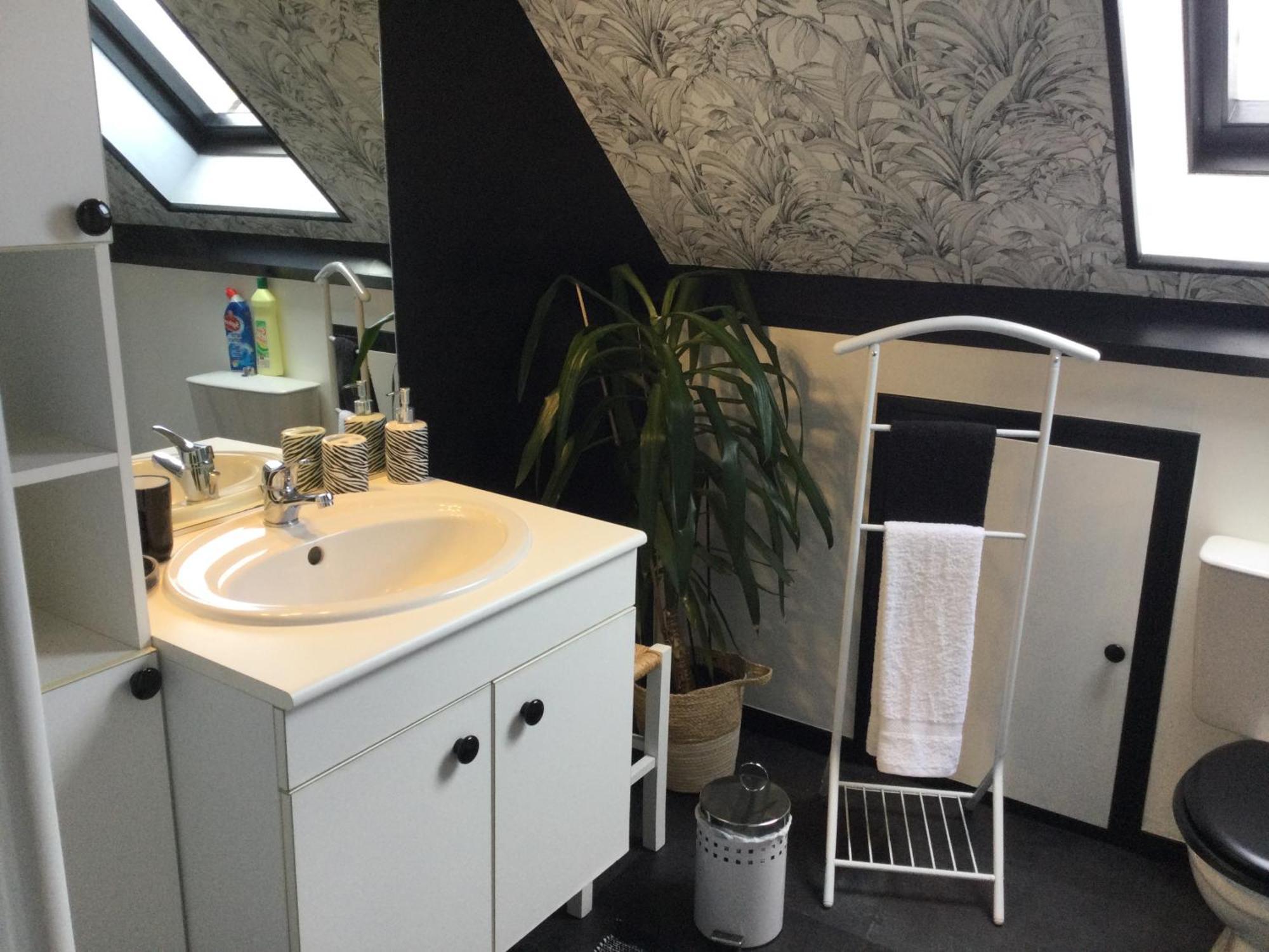 Coup De Coeur Assure ! Calm Comme A La Maison ! Maison Spacieuse Avec Grande Terrasse Pour 2 A 5 Personnes Proximite Granville Et Mer Avec Wifi Et Parking Gratuits Exterior photo