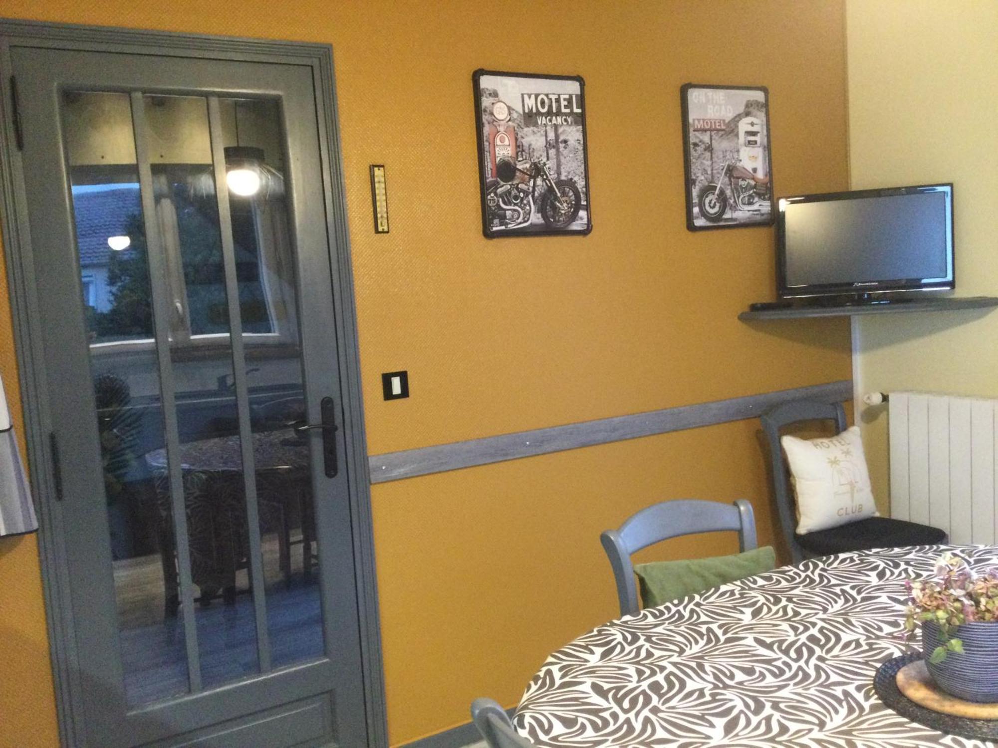 Coup De Coeur Assure ! Calm Comme A La Maison ! Maison Spacieuse Avec Grande Terrasse Pour 2 A 5 Personnes Proximite Granville Et Mer Avec Wifi Et Parking Gratuits Exterior photo